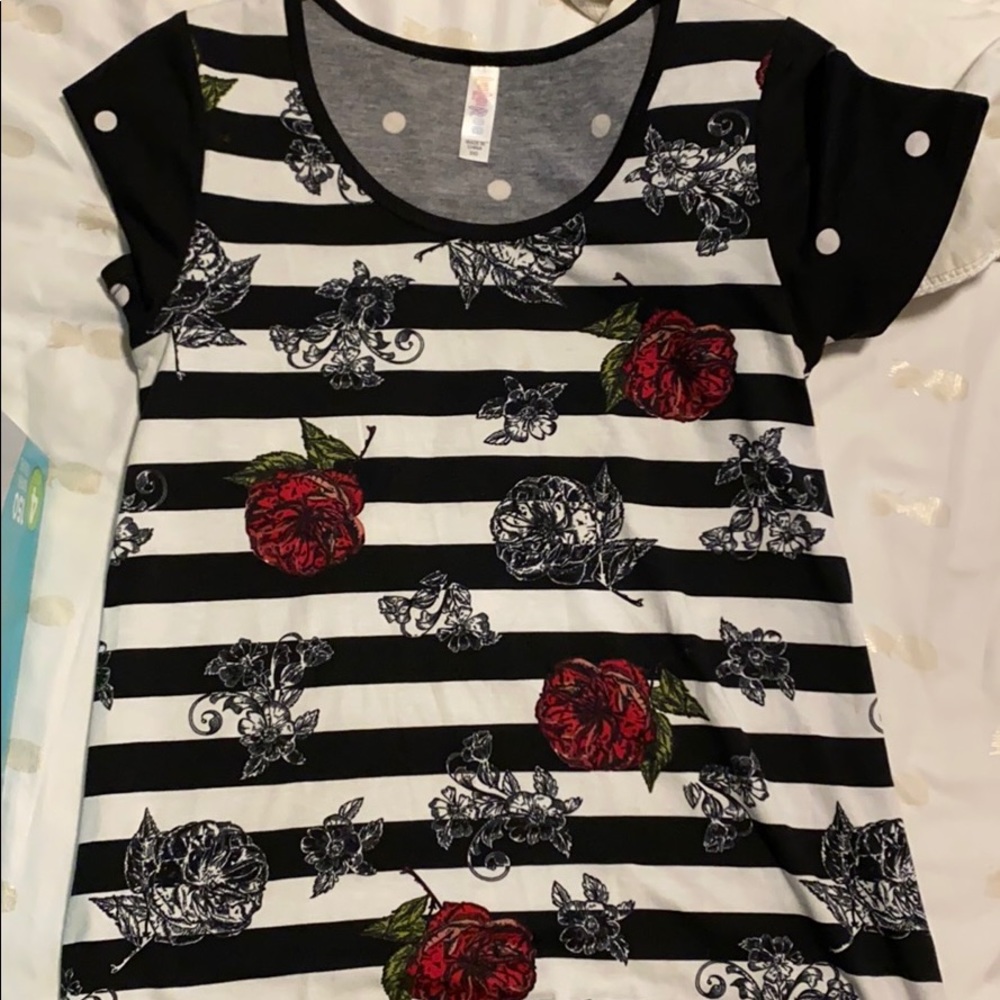Lularoe unicorn rose top. Size Medium